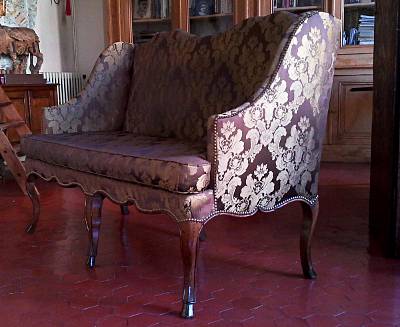 Fine, French, Regence period, canapé