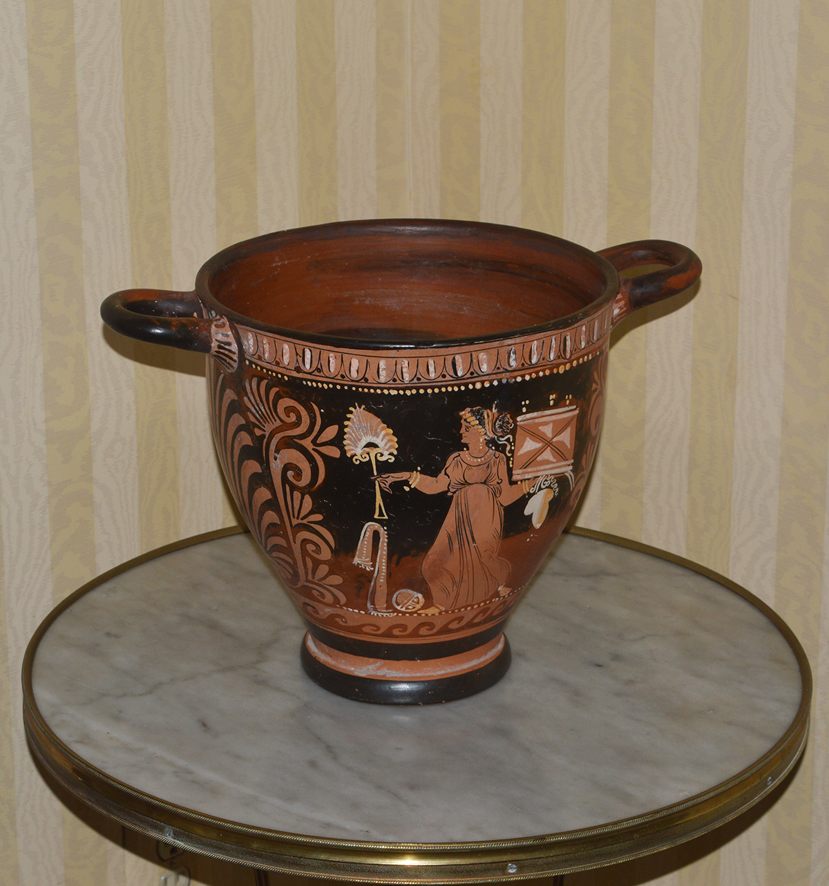 Ancient Apulian bell krater of large dimension