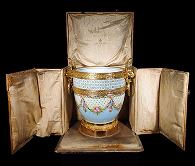 Exceptional cache pot Sèvres