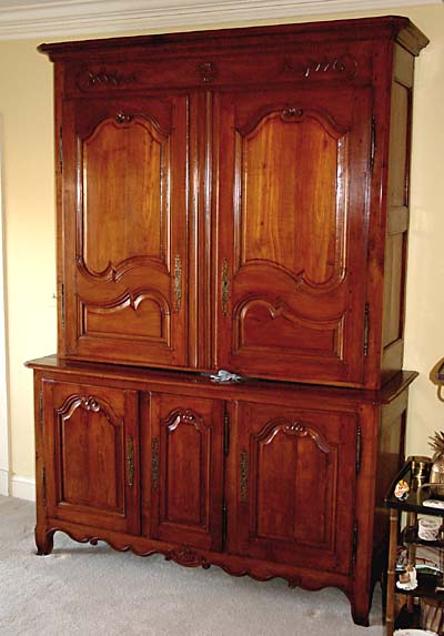 Louis XV style buffet deux corps