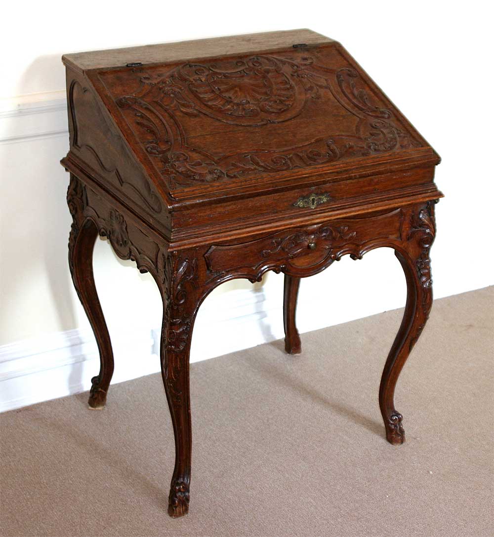 French, Regence period bureau en pente
