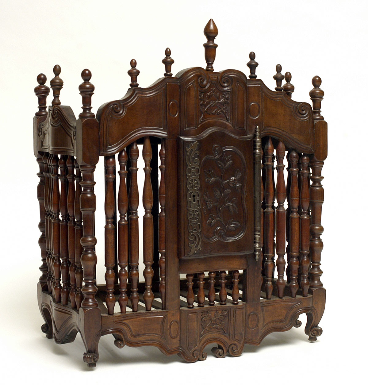 Fine, Arlesian, Louis XV period panetiere of large dimensions