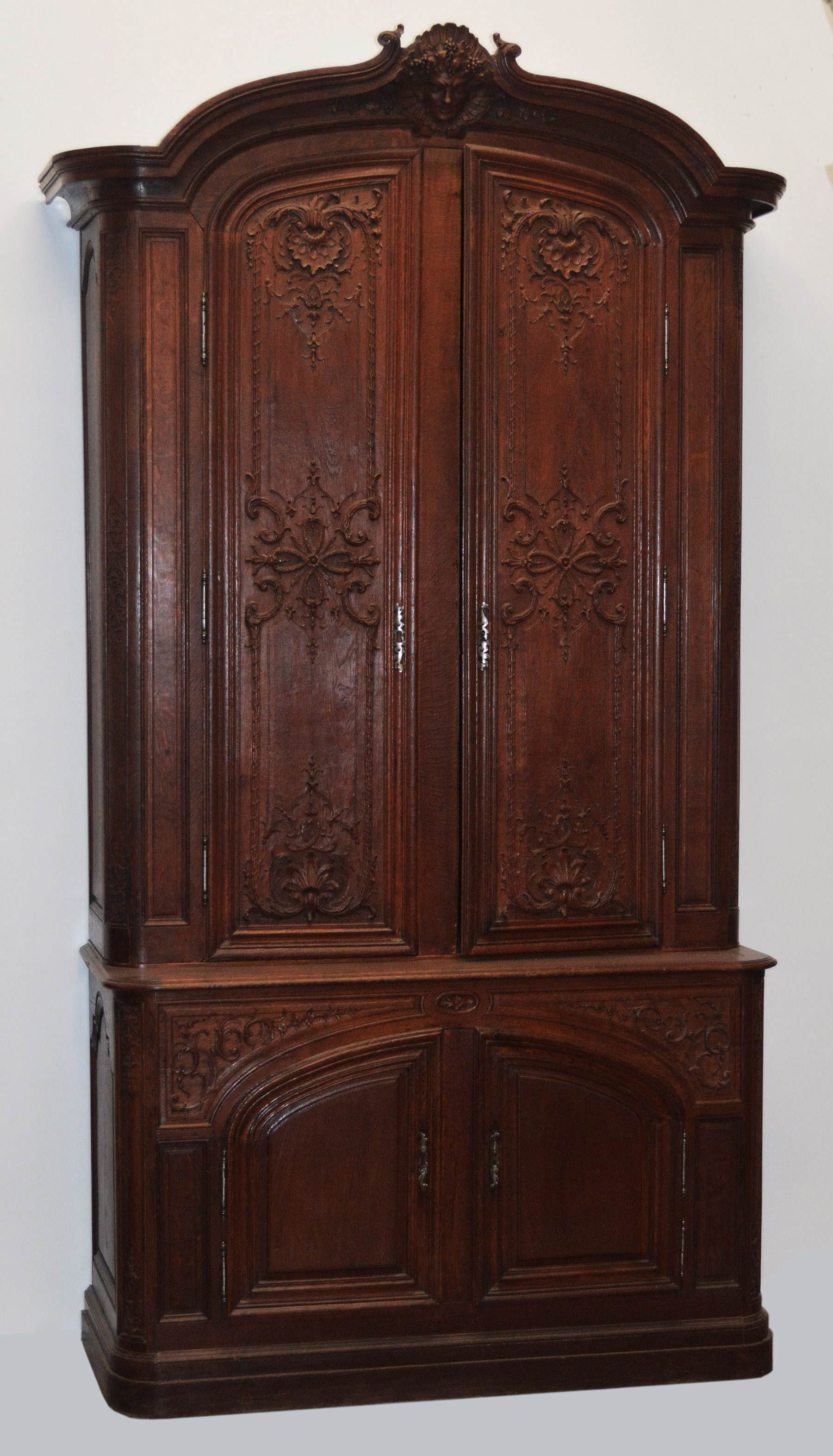 Very fine, French Regence style buffet a deux corps