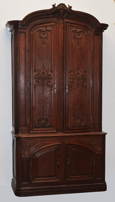 Very fine, French Regence style buffet a deux corps