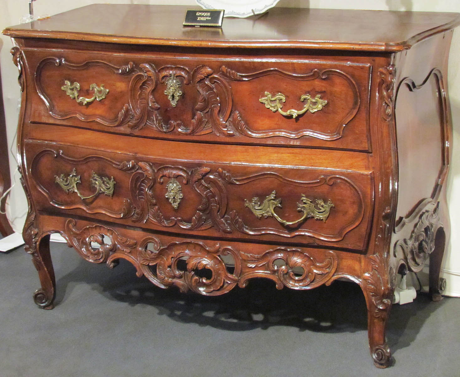 Very fine, French, Provençal, Louis XV period commode