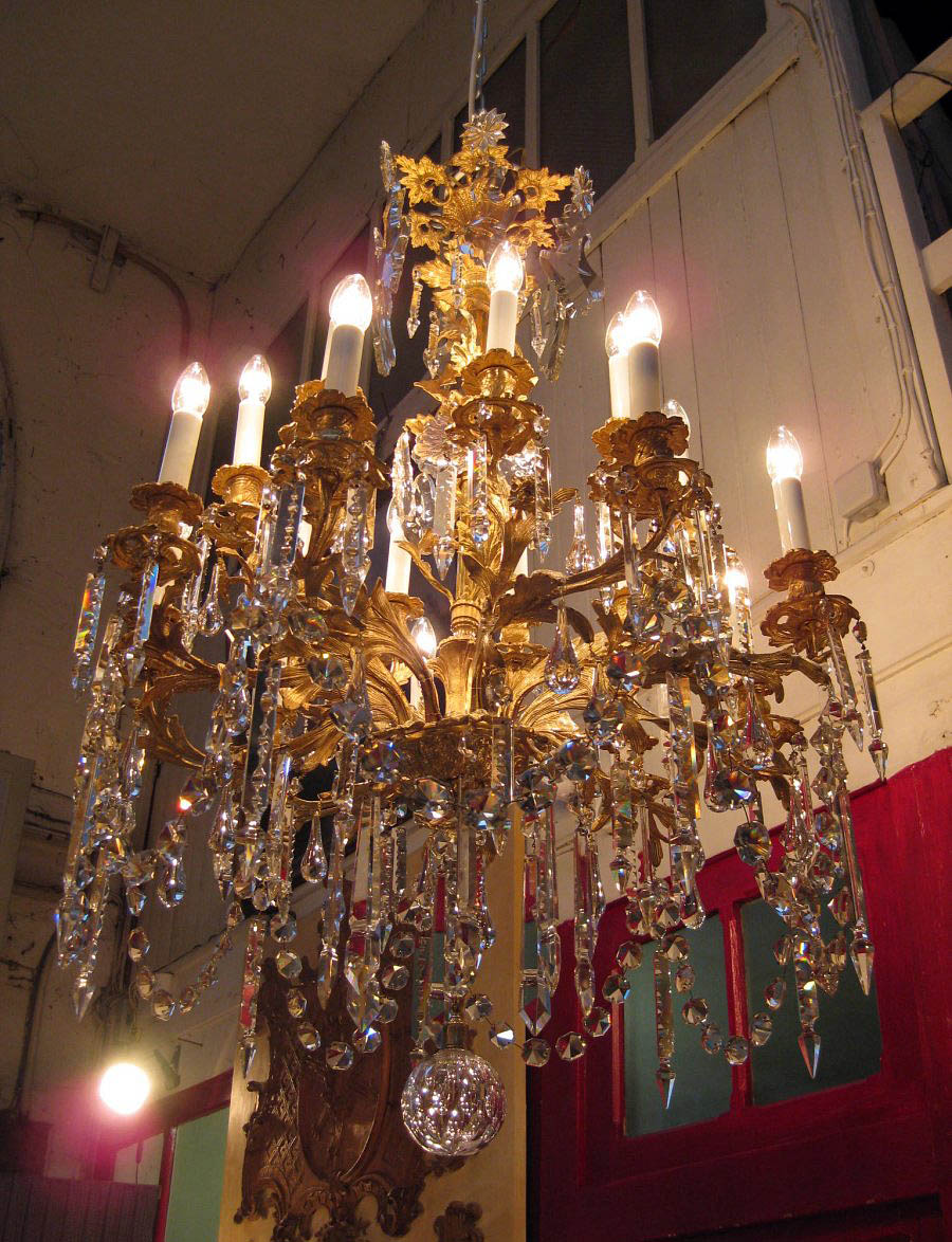 Very fine, Rocaille style, Baccarat, 18-light chandelier